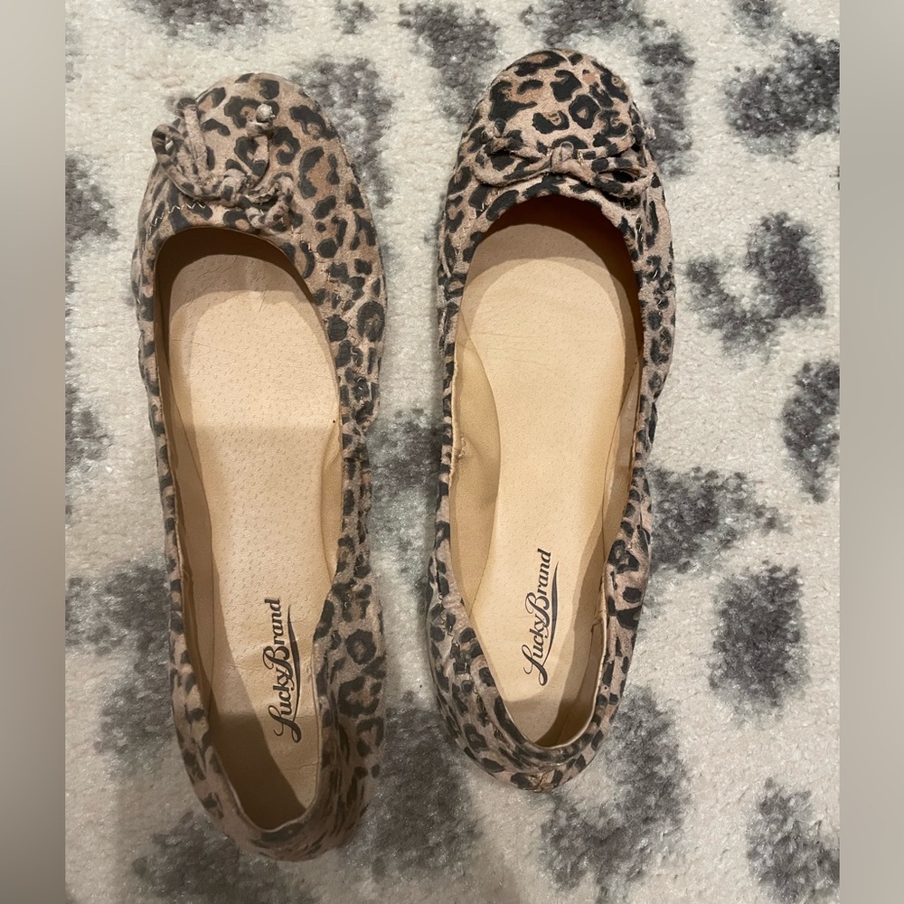 Lucky brand flats.